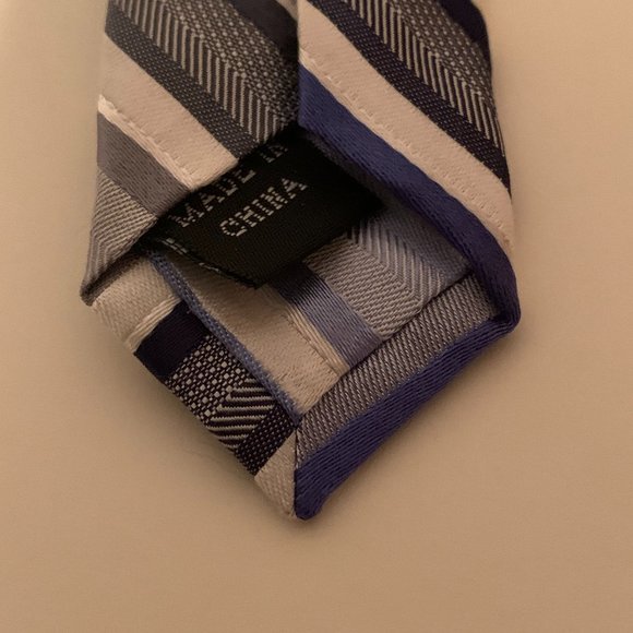 Calvin Klein Blue Striped Men's Necktie - Picture 5 of 8